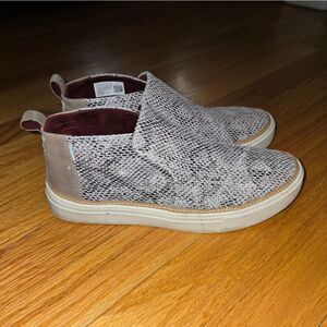Toms Animal Print Flat Ankle Boots Womans Size 7.5